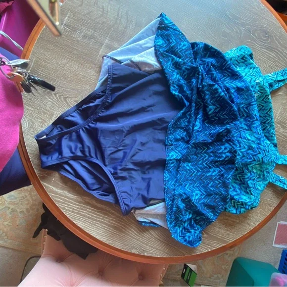 Blue and white uv protection rash guard - Picture 6 of 6